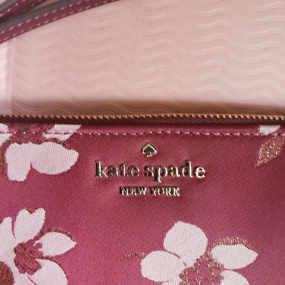 Kate Spade Chelsea The Little Better Floral Large Wristlet, NWT - Picture 4 of 12